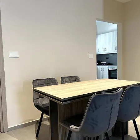 The 52 Spot Apartment *